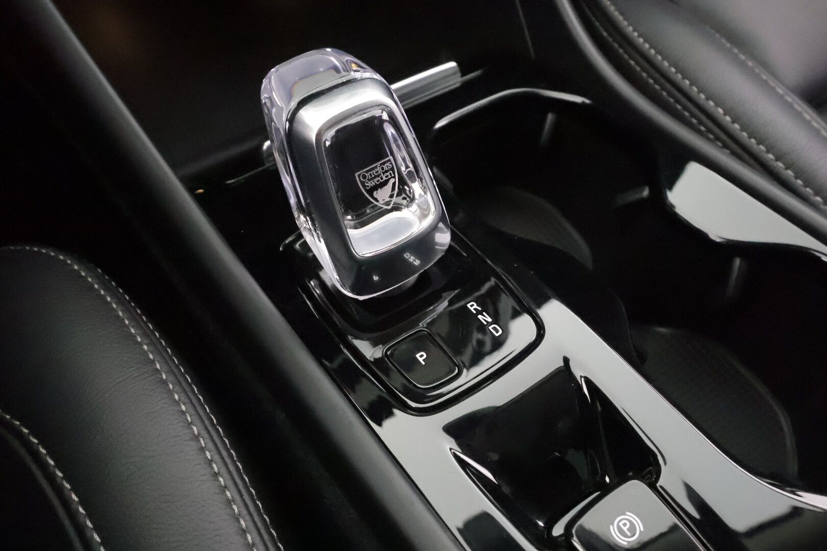 Volvo XC40 2022 T4 TwE Business Inscription Edition aut - | Webasto | Koukku | ACC | LED | P.Kamera | Sporttinahat | Kaistavahti | Keyless | Merkkihuollot | Kahdet renkaat | 1-om Suomi-auto | 