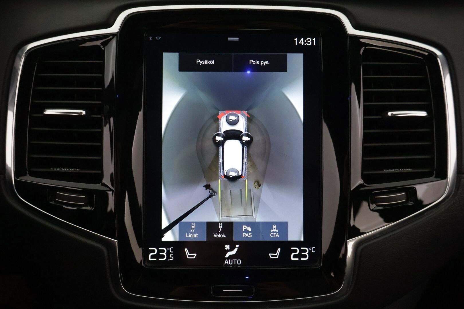 Volvo XC90 2016 T8 Twin Engine AWD R-Design aut *Bowers&Wilkins / HUD / 360° / Muistinahat / Panorama / Webasto / Koukku / 7-Paikkainen* - 7-paikkainen / Kattavasti huollettu / Kahdet aluvanteet / Kaikki herkut!