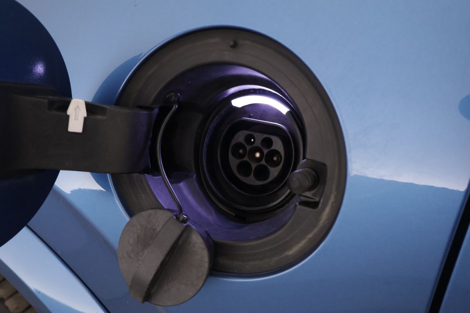 Volvo XC90 2016 T8 Twin Engine AWD R-Design aut *Bowers&Wilkins / HUD / 360° / Muistinahat / Panorama / Webasto / Koukku / 7-Paikkainen* - 7-paikkainen / Kattavasti huollettu / Kahdet aluvanteet / Kaikki herkut! - Osta nyt, maksa vasta ensi vuonna