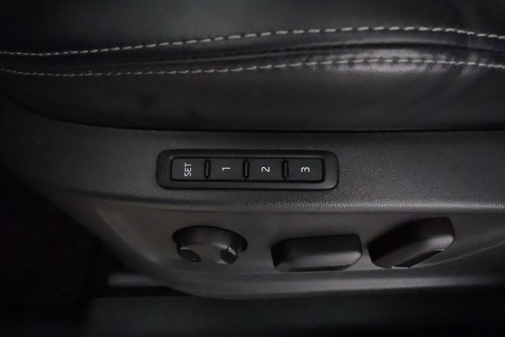 Skoda Kodiaq 2022 1.5 TSI ACT Style DSG Autom. **Webasto / Adapt.vakkari / Koukku / P.kamera / Muistipenkit / Puolinahat / Matrix LED** - 1.om Suomi-auto / Merkkihuollettu / Kahdet renkaat aluvanteilla / Tuulilasin lämmitin / Ratinlämmitin / Penkinlämmittimet takana / Digimittaristo
