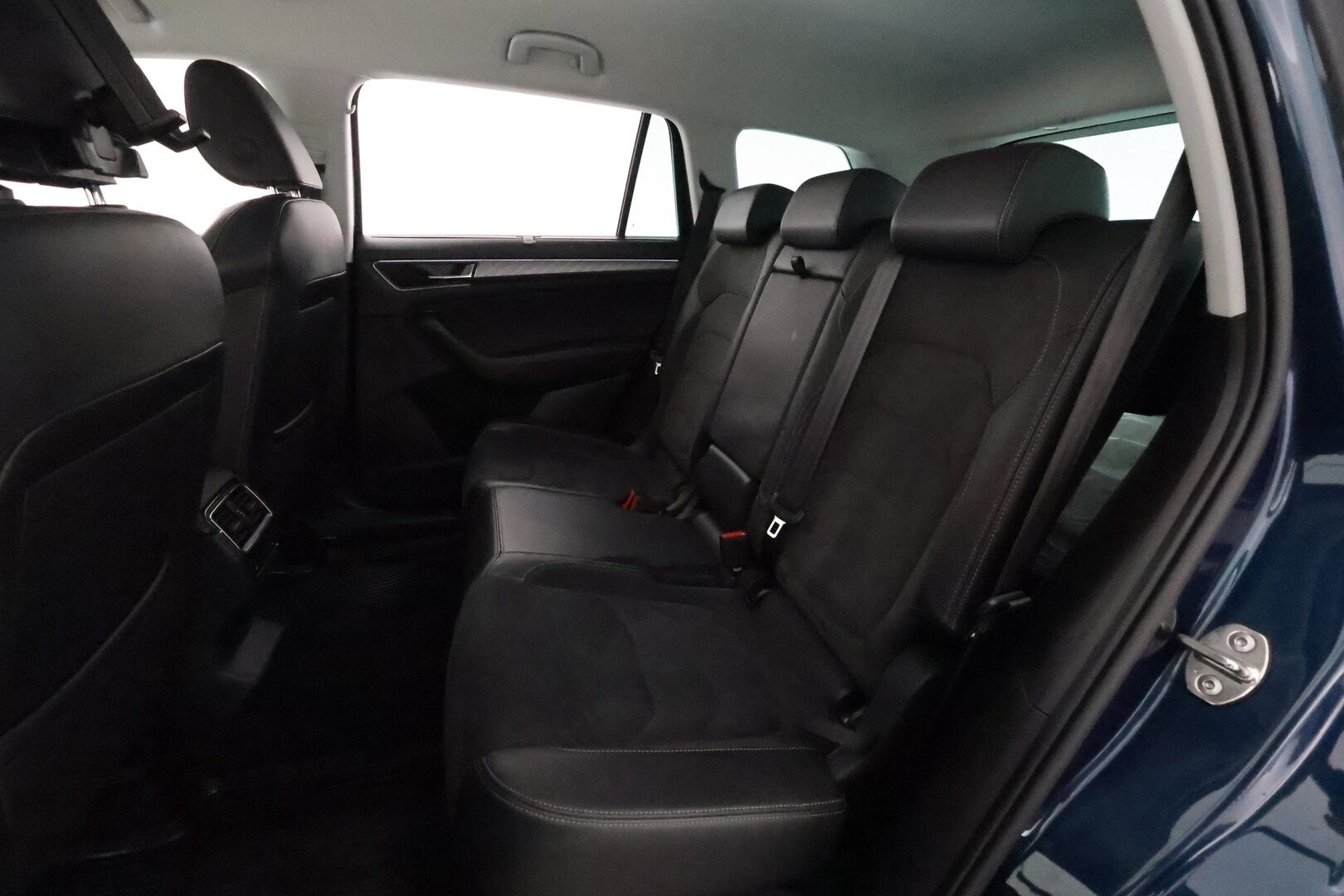 Skoda Kodiaq 2022 1.5 TSI ACT Style DSG Autom. **Webasto / Adapt.vakkari / Koukku / P.kamera / Muistipenkit / Puolinahat / Matrix LED** - 1.om Suomi-auto / Merkkihuollettu / Kahdet renkaat aluvanteilla / Tuulilasin lämmitin / Ratinlämmitin / Penkinlämmittimet takana / Digimittaristo