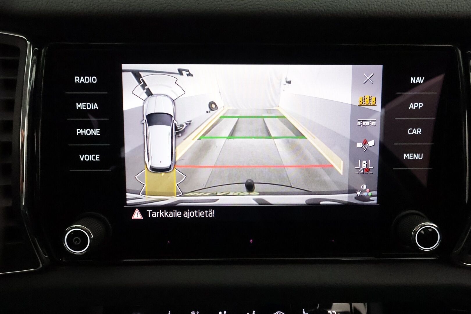 Skoda Kodiaq 2022 1.5 TSI ACT Style DSG Autom. **Webasto / Adapt.vakkari / Koukku / P.kamera / Muistipenkit / Puolinahat / Matrix LED** - 1.om Suomi-auto / Merkkihuollettu / Kahdet renkaat aluvanteilla / Tuulilasin lämmitin / Ratinlämmitin / Penkinlämmittimet takana / Digimittaristo