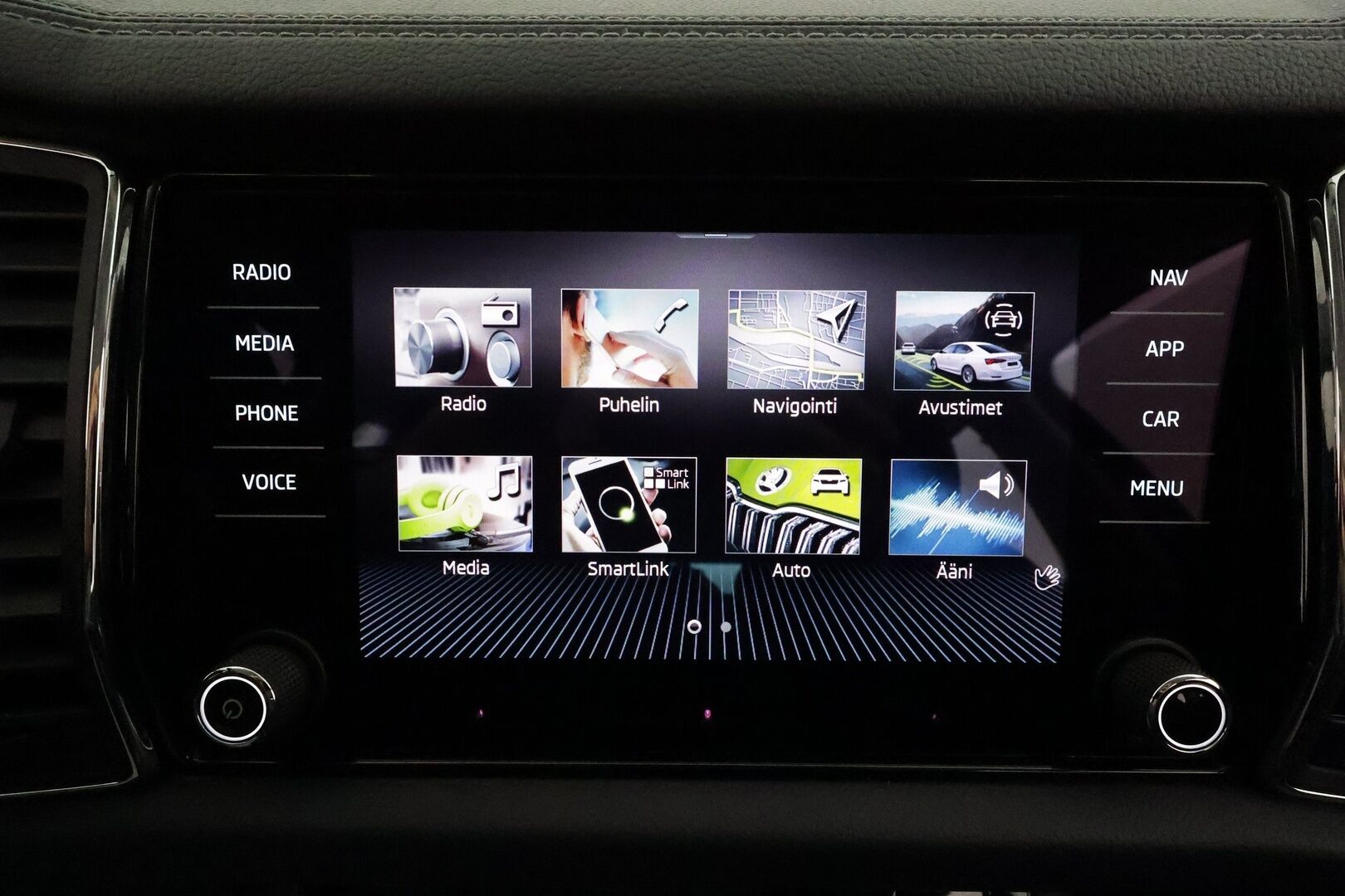 Skoda Kodiaq 2022 1.5 TSI ACT Style DSG Autom. **Webasto / Adapt.vakkari / Koukku / P.kamera / Muistipenkit / Puolinahat / Matrix LED** - 1.om Suomi-auto / Merkkihuollettu / Kahdet renkaat aluvanteilla / Tuulilasin lämmitin / Ratinlämmitin / Penkinlämmittimet takana / Digimittaristo