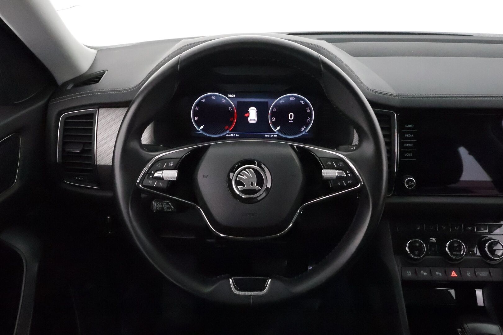 Skoda Kodiaq 2022 1.5 TSI ACT Style DSG Autom. **Webasto / Adapt.vakkari / Koukku / P.kamera / Muistipenkit / Puolinahat / Matrix LED** - 1.om Suomi-auto / Merkkihuollettu / Kahdet renkaat aluvanteilla / Tuulilasin lämmitin / Ratinlämmitin / Penkinlämmittimet takana / Digimittaristo
