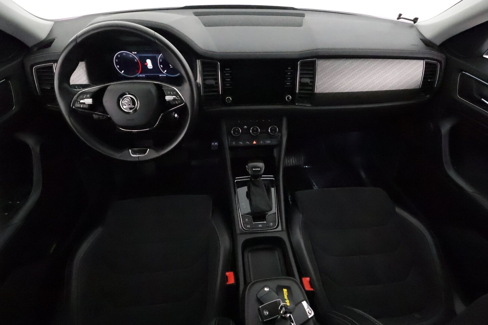 Skoda Kodiaq 2022 1.5 TSI ACT Style DSG Autom. **Webasto / Adapt.vakkari / Koukku / P.kamera / Muistipenkit / Puolinahat / Matrix LED** - 1.om Suomi-auto / Merkkihuollettu / Kahdet renkaat aluvanteilla / Tuulilasin lämmitin / Ratinlämmitin / Penkinlämmittimet takana / Digimittaristo