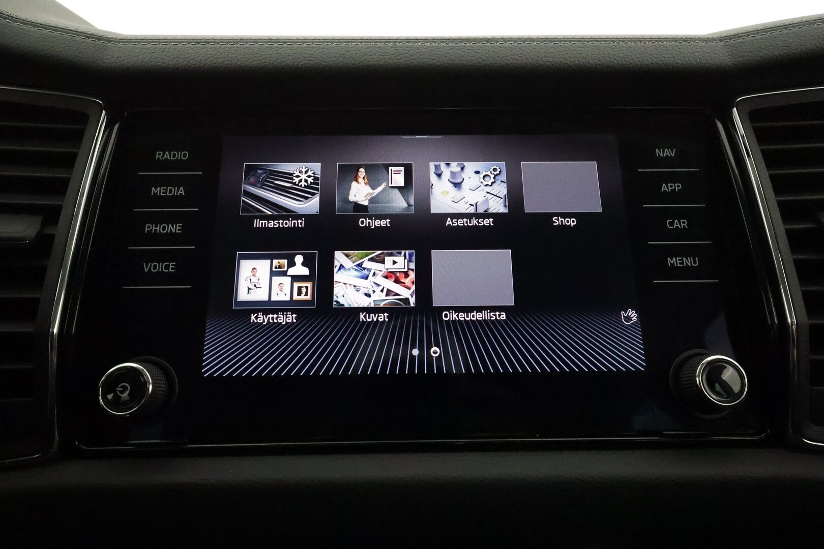 Skoda Kodiaq 2022 1.5 TSI ACT Ambition DSG Autom. - 1Om Suomiauto / Webasto / Adapt.Vakkari / Koukku / Facelift / Ratinlämmitys / KeylessGo / Adapt.LED / Huippuvarusteet!