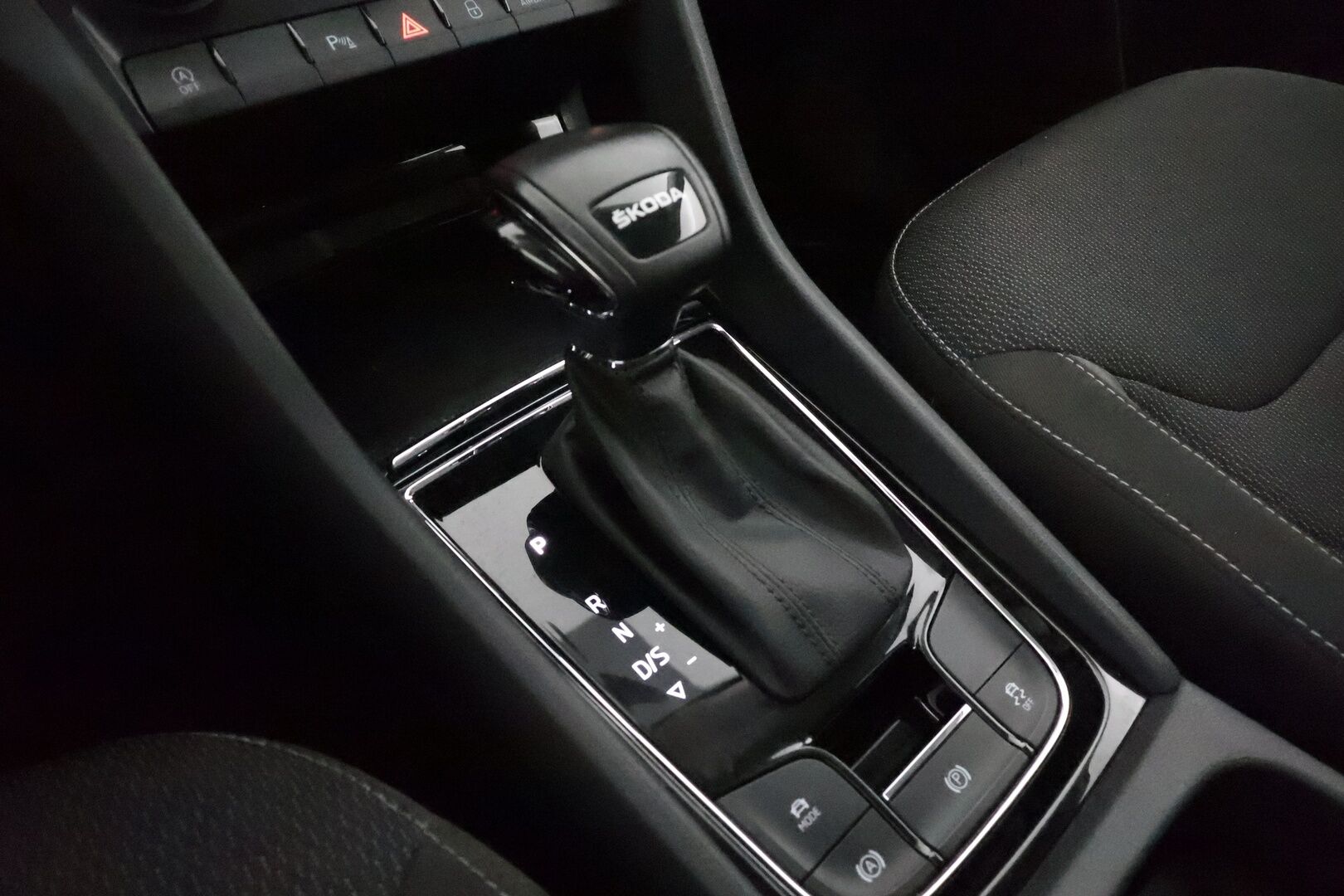 Skoda Kodiaq 2022 1.5 TSI ACT Ambition DSG Autom. - 1Om Suomiauto / Webasto / Adapt.Vakkari / Koukku / Facelift / Ratinlämmitys / KeylessGo / Adapt.LED / Huippuvarusteet!