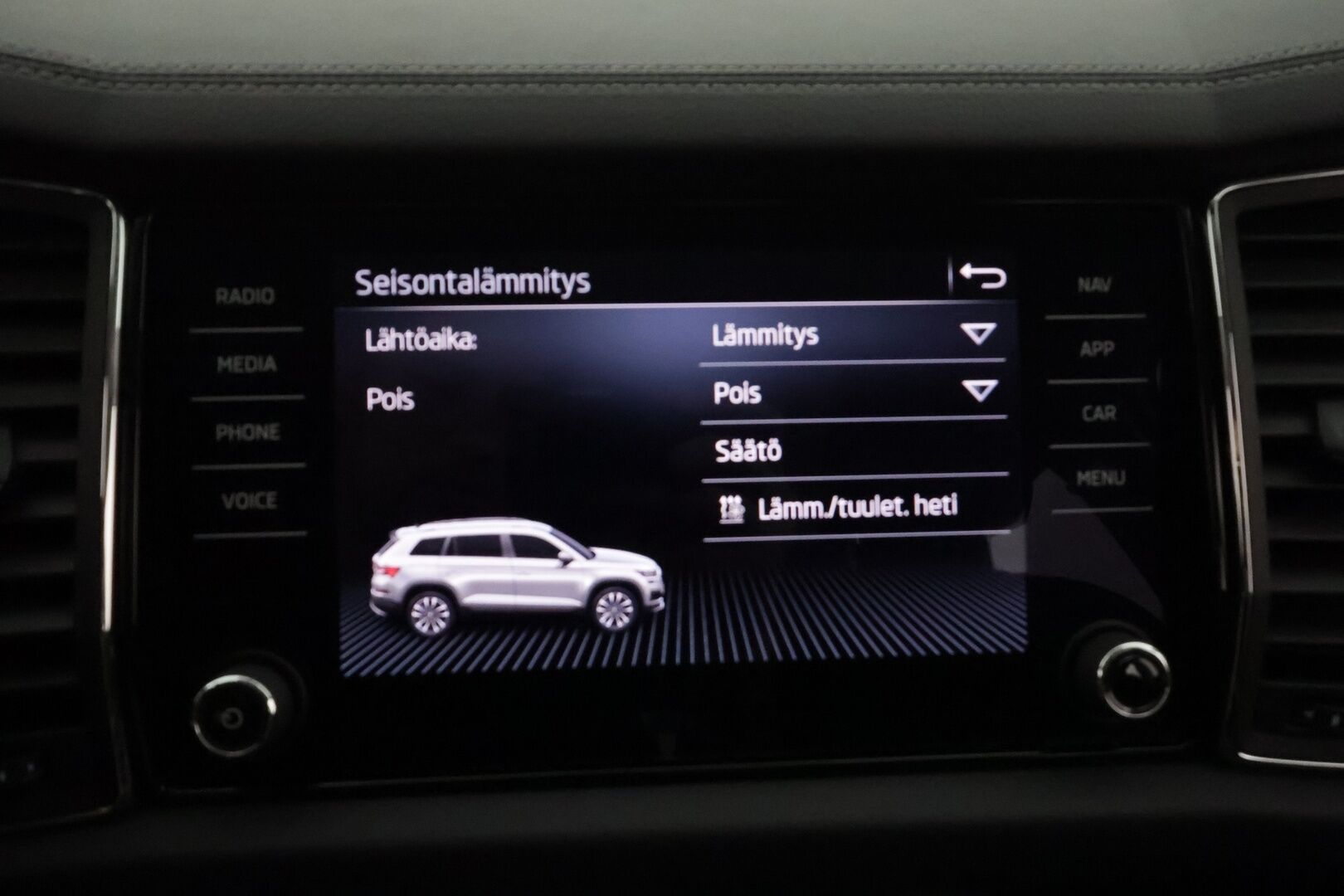 Skoda Kodiaq 2022 1.5 TSI ACT Ambition DSG Autom.**Facelift / Webasto / Adapt. vakkari / Puolinahat / Keyless / LED / Navi / Apple&Android - 3,99 % KORKOTARJOUS TÄHÄN AUTOON - 1-om. Suomi-auto 