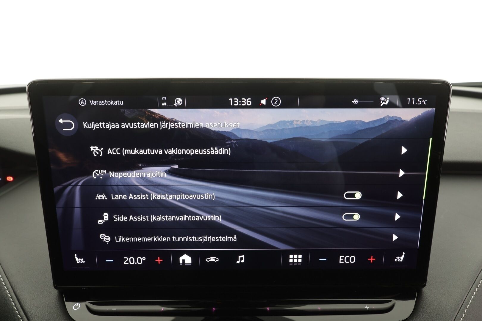 Skoda Enyaq 2022 80x 4x4 SportLine iV * ACC / ILP / Koukku / Skoda Crystal Light Matrix-LED / P.kamera / Keyless / Puolinahat / Apple&Android * - 1.Om Suomi-auto / Koti & Kauppalaturi / Kahdet Renkaat - HULLUT AVAJAISHULINAT KORKOTARJOUS 3,29 %