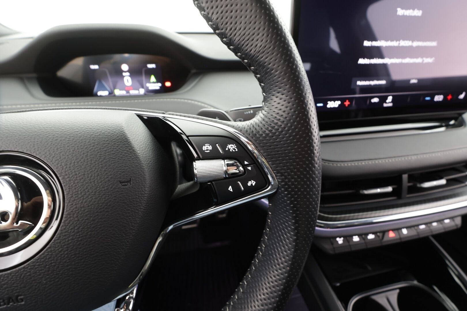 Skoda Enyaq 2022 80x 4x4 SportLine iV * ACC / ILP / Koukku / Skoda Crystal Light Matrix-LED / P.kamera / Keyless / Puolinahat / Apple&Android * - 1.Om Suomi-auto / Koti & Kauppalaturi / Kahdet Renkaat - HULLUT AVAJAISHULINAT KORKOTARJOUS 3,29 %