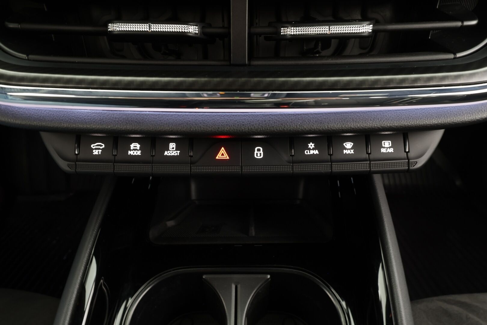 Skoda Enyaq 2022 80x 4x4 SportLine iV * ACC / ILP / Koukku / Skoda Crystal Light Matrix-LED / P.kamera / Keyless / Puolinahat / Apple&Android * - 1.Om Suomi-auto / Koti & Kauppalaturi / Kahdet Renkaat - HULLUT AVAJAISHULINAT KORKOTARJOUS 3,29 %