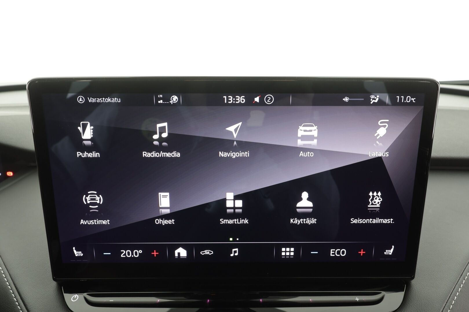 Skoda Enyaq 2022 80x 4x4 SportLine iV * ACC / ILP / Koukku / Skoda Crystal Light Matrix-LED / P.kamera / Keyless / Puolinahat / Apple&Android * - 1.Om Suomi-auto / Koti & Kauppalaturi / Kahdet Renkaat - HULLUT AVAJAISHULINAT KORKOTARJOUS 3,29 %