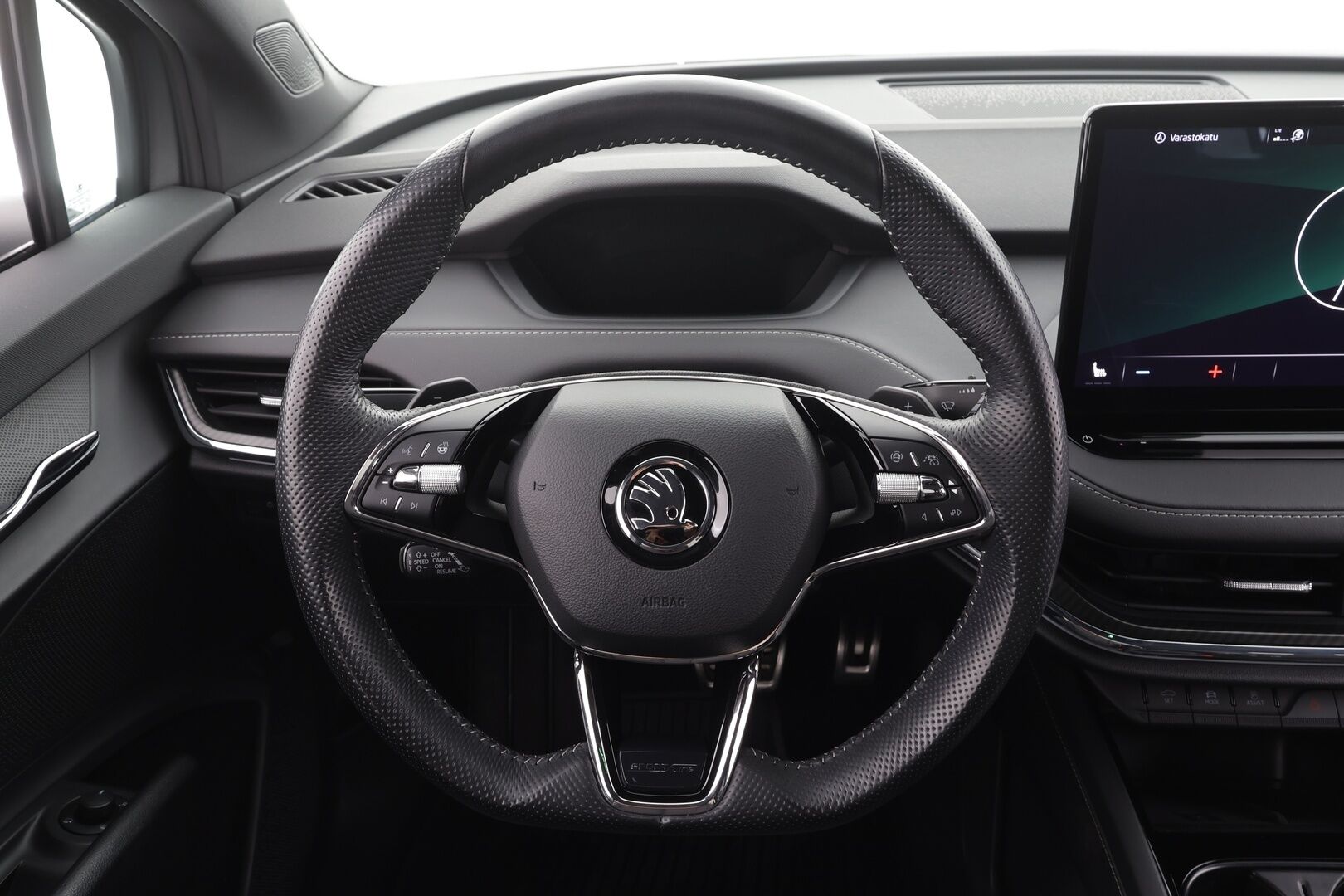 Skoda Enyaq 2022 80x 4x4 SportLine iV * ACC / ILP / Koukku / Skoda Crystal Light Matrix-LED / P.kamera / Keyless / Puolinahat / Apple&Android * - 1.Om Suomi-auto / Koti & Kauppalaturi / Kahdet Renkaat - HULLUT AVAJAISHULINAT KORKOTARJOUS 3,29 %