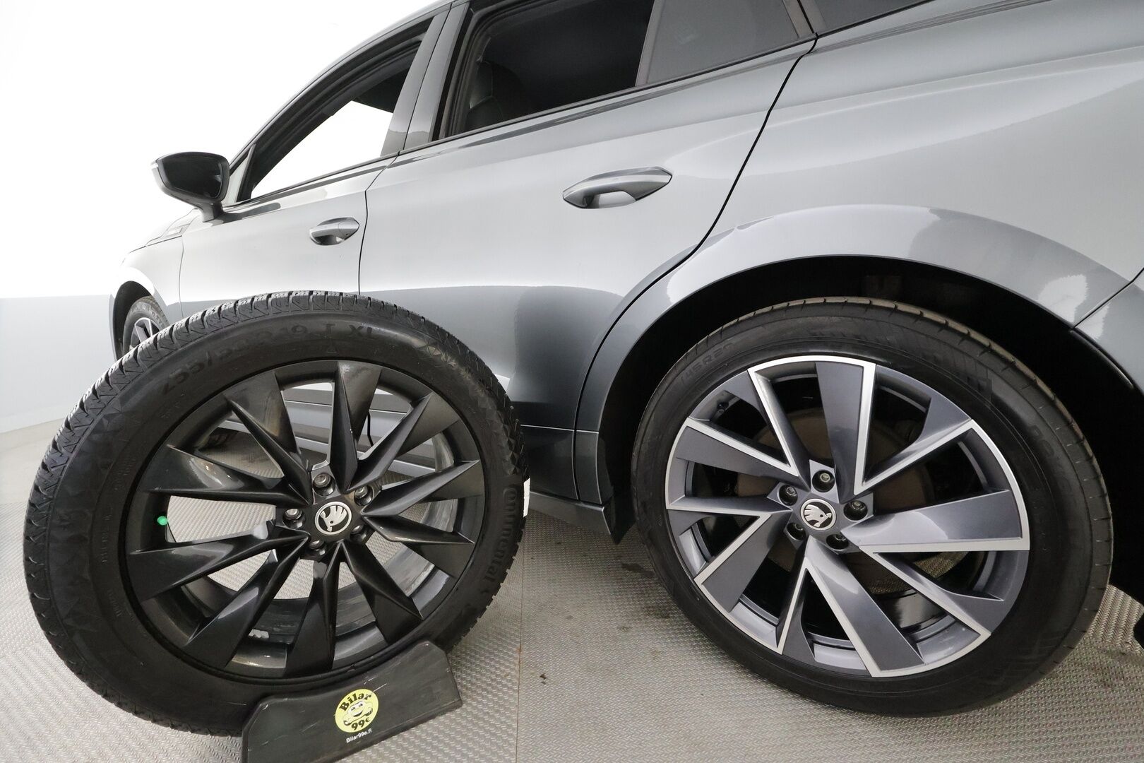 Skoda Enyaq 2022 80x 4x4 SportLine iV * ACC / ILP / Koukku / Skoda Crystal Light Matrix-LED / P.kamera / Keyless / Puolinahat / Apple&Android * - 1.Om Suomi-auto / Koti & Kauppalaturi / Kahdet Renkaat - HULLUT AVAJAISHULINAT KORKOTARJOUS 3,29 %