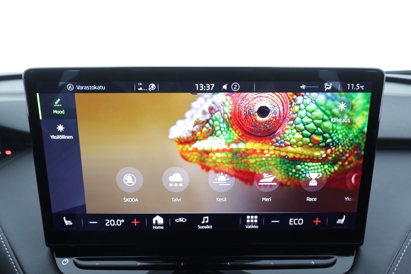 Skoda Enyaq 2022 80x 4x4 SportLine iV * ACC / ILP / Koukku / Skoda Crystal Light Matrix-LED / P.kamera / Keyless / Puolinahat / Apple&Android * - 1.Om Suomi-auto / Koti & Kauppalaturi / Kahdet Renkaat - HULLUT AVAJAISHULINAT KORKOTARJOUS 3,29 %