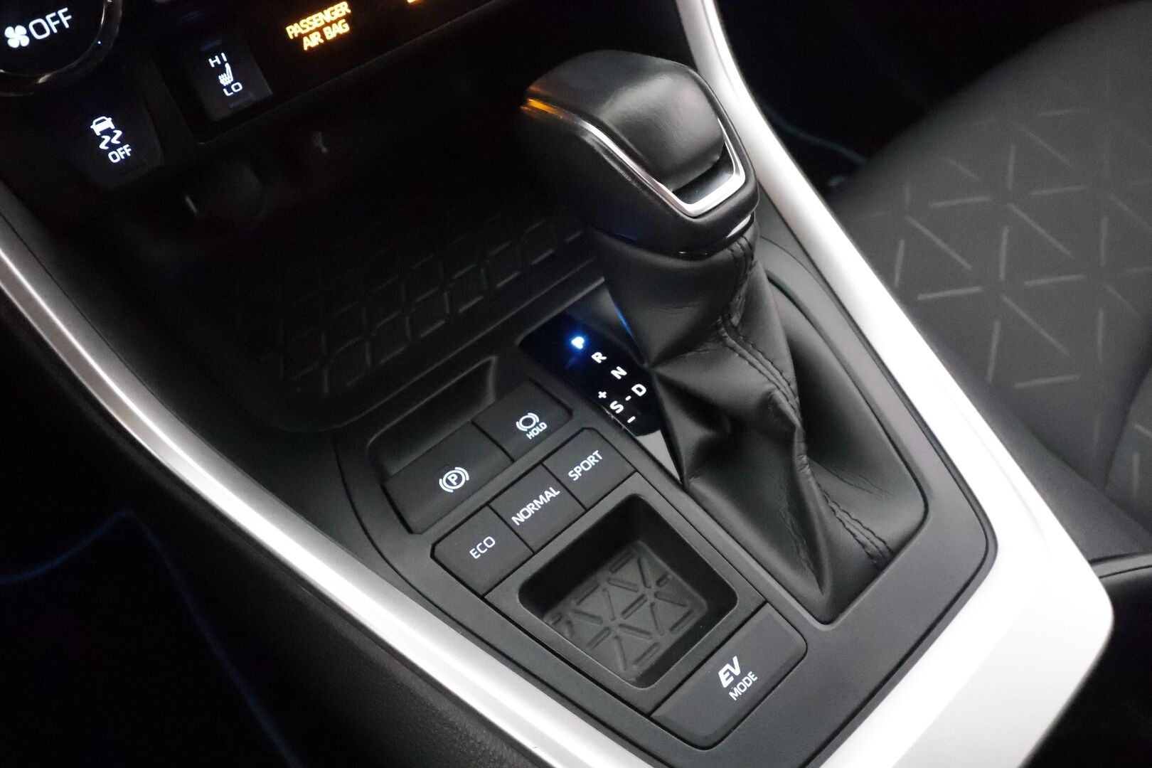 Toyota RAV4 2022 2,5 Hybrid Plus Edition - | ACC | LED-Lisävalo | P.Kamera | Navi | Kaistavahti | Keyless | Sisätilanlämmitin | 1-om Suomi-auto | Kahdet renkaat | Merkkihuollot |