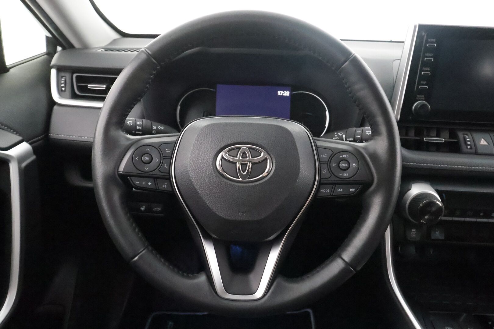 Toyota RAV4 2022 2,5 Hybrid Plus Edition - | ACC | LED-Lisävalo | P.Kamera | Navi | Kaistavahti | Keyless | Sisätilanlämmitin | 1-om Suomi-auto | Kahdet renkaat | Merkkihuollot |
