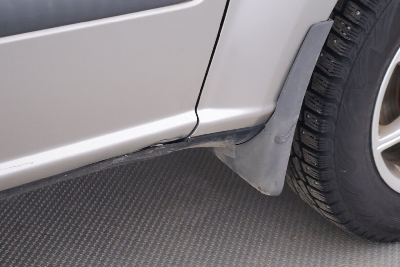 Nissan X-TRAIL 2005 5D X-TRAIL STW 2.0 TANT30-4X4/263 - *YritysOutlet - Myydään vain yrityksille* / Vetokoukku / Kahdet renkaat!