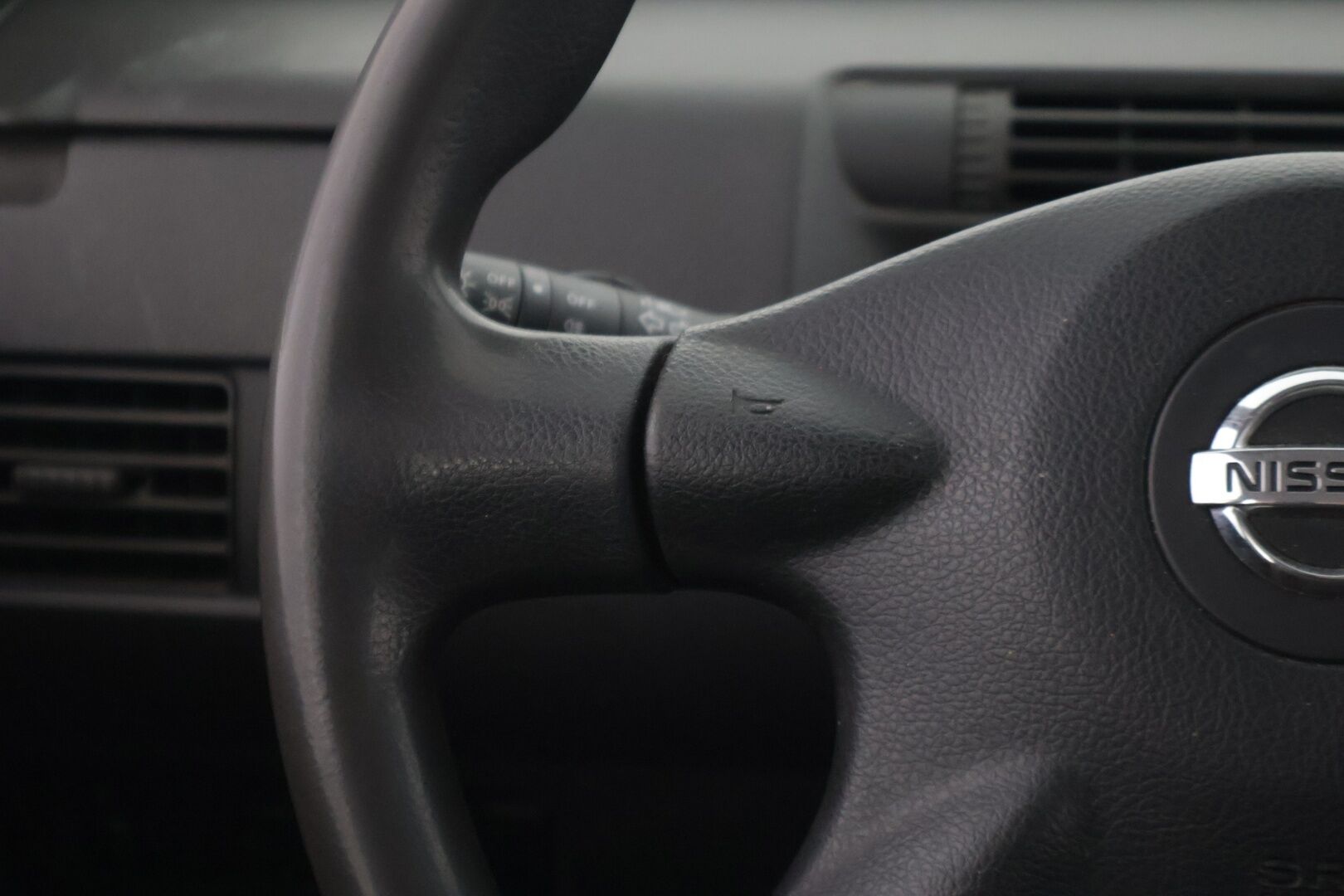 Nissan X-TRAIL 2005 5D X-TRAIL STW 2.0 TANT30-4X4/263 - *YritysOutlet - Myydään vain yrityksille* / Vetokoukku / Kahdet renkaat!