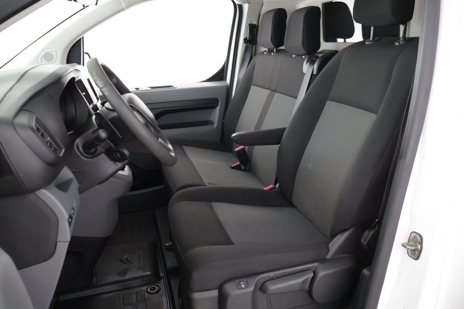 Citroen JUMPY 2018 Umpikorinen (BB) 5ov 1997cm3 A - Webasto | Vakkari | Koukku | Tutkat | Aut. Ilmastointi | 2x Renkaat | Pitkä leima - KORKO VAIN 3,99 %