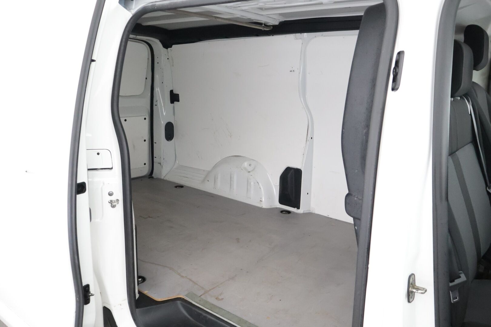 Citroen JUMPY 2018 Umpikorinen (BB) 5ov 1997cm3 A - Webasto | Vakkari | Koukku | Tutkat | Aut. Ilmastointi | 2x Renkaat | Pitkä leima - KORKO VAIN 3,99 %