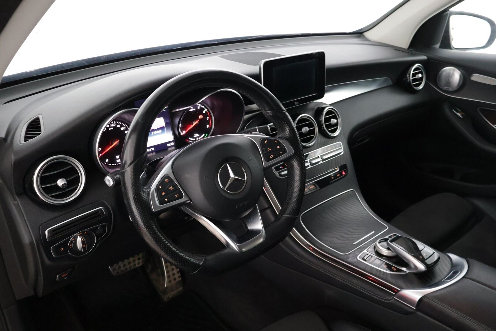 Mercedes-Benz GLC 2017 GLC 350 e 4MATIC Farmari (AC) 5ov 1991cm3 A - * Myydään Huutokaupat.com *