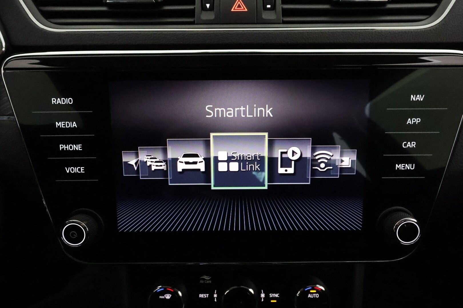 Skoda Superb 2020 2,0 TDI 190 Style DSG **Canton / Koukku / ACC / Matrix-LED / P.kamera / Muistipenkki / Navi / KeylessGO** - 1-om Suomi-auto / Kahdet Renkaat