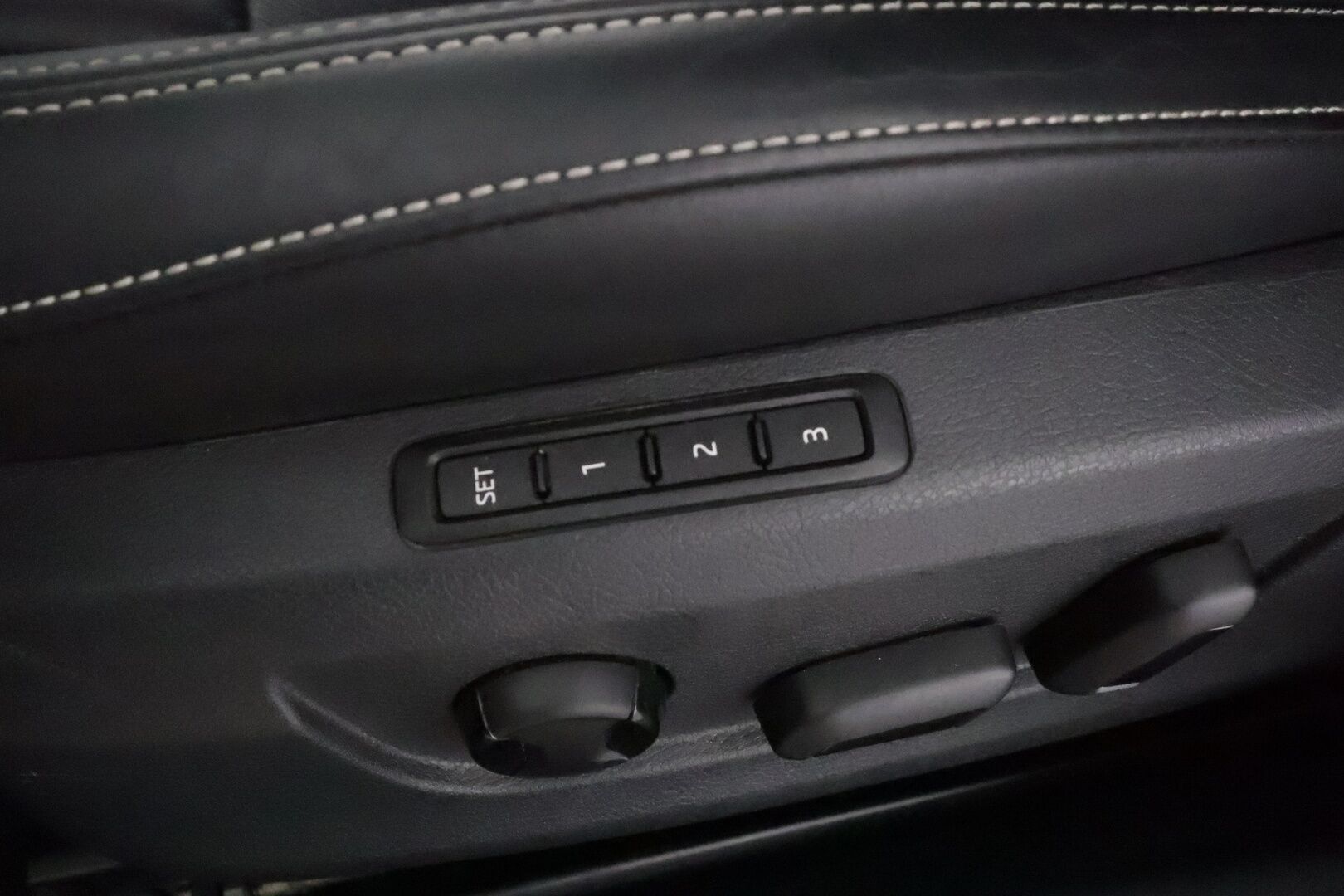 Skoda Superb 2020 2,0 TDI 190 Style DSG **Canton / Koukku / ACC / Matrix-LED / P.kamera / Muistipenkki / Navi / KeylessGO** - 1-om Suomi-auto / Kahdet Renkaat