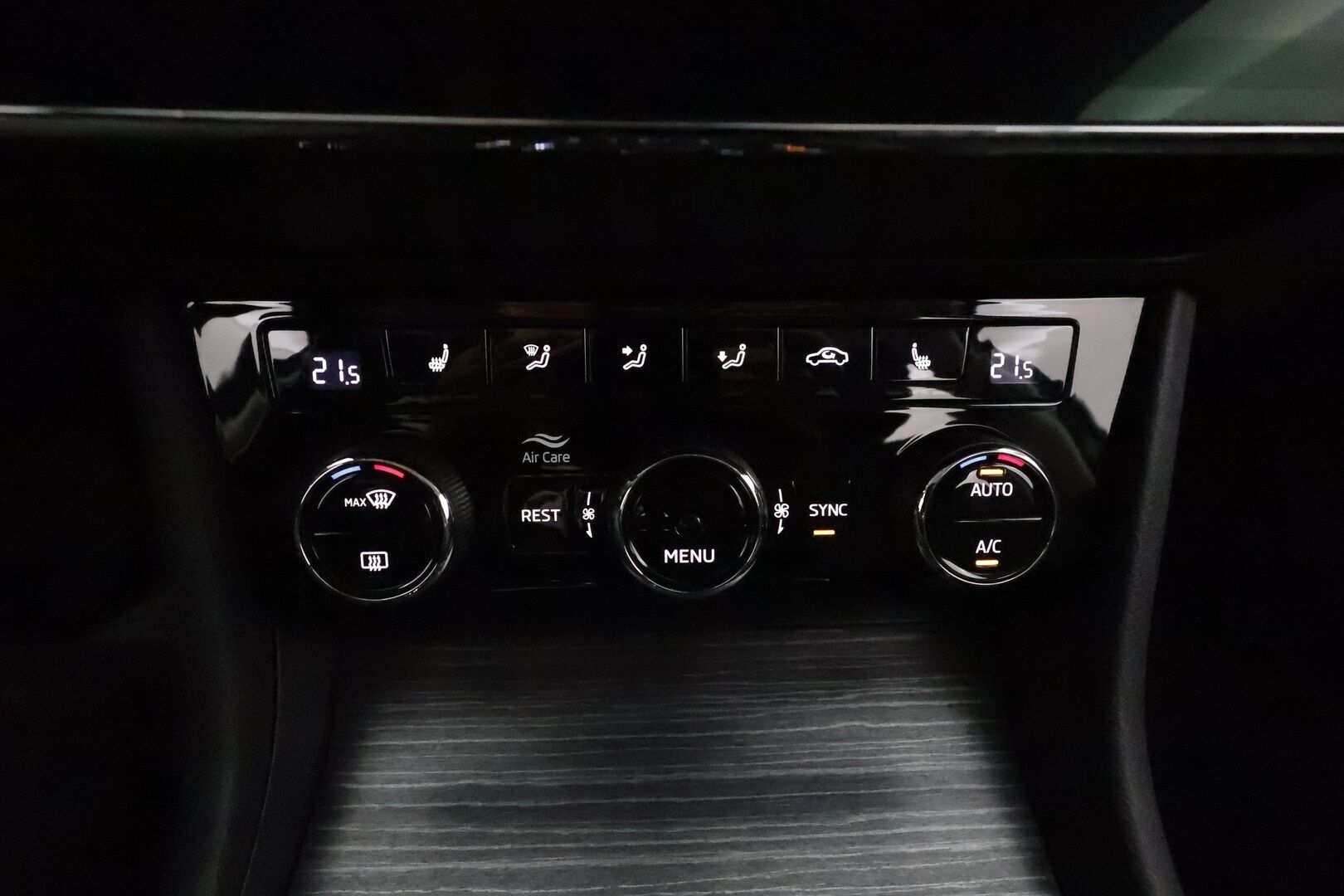 Skoda Superb 2020 2,0 TDI 190 Style DSG **Canton / Koukku / ACC / Matrix-LED / P.kamera / Muistipenkki / Navi / KeylessGO** - 1-om Suomi-auto / Kahdet Renkaat