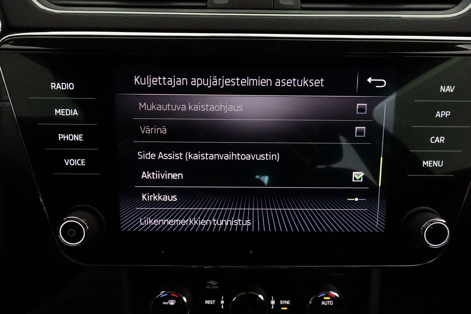 Skoda Superb 2020 2,0 TDI 190 Style DSG **Canton / Koukku / ACC / Matrix-LED / P.kamera / Muistipenkki / Navi / KeylessGO** - 1-om Suomi-auto / Kahdet Renkaat
