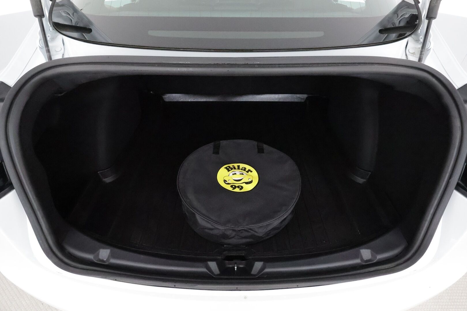 Tesla Model 3 2020 Standard Range Plus **Lasikatto / Adapt.Vakkari / LED-valot / P.Kamera / Muistipenkki / Navi / Kaistavahti** - Suomi-auto / Kahdet Renkaat