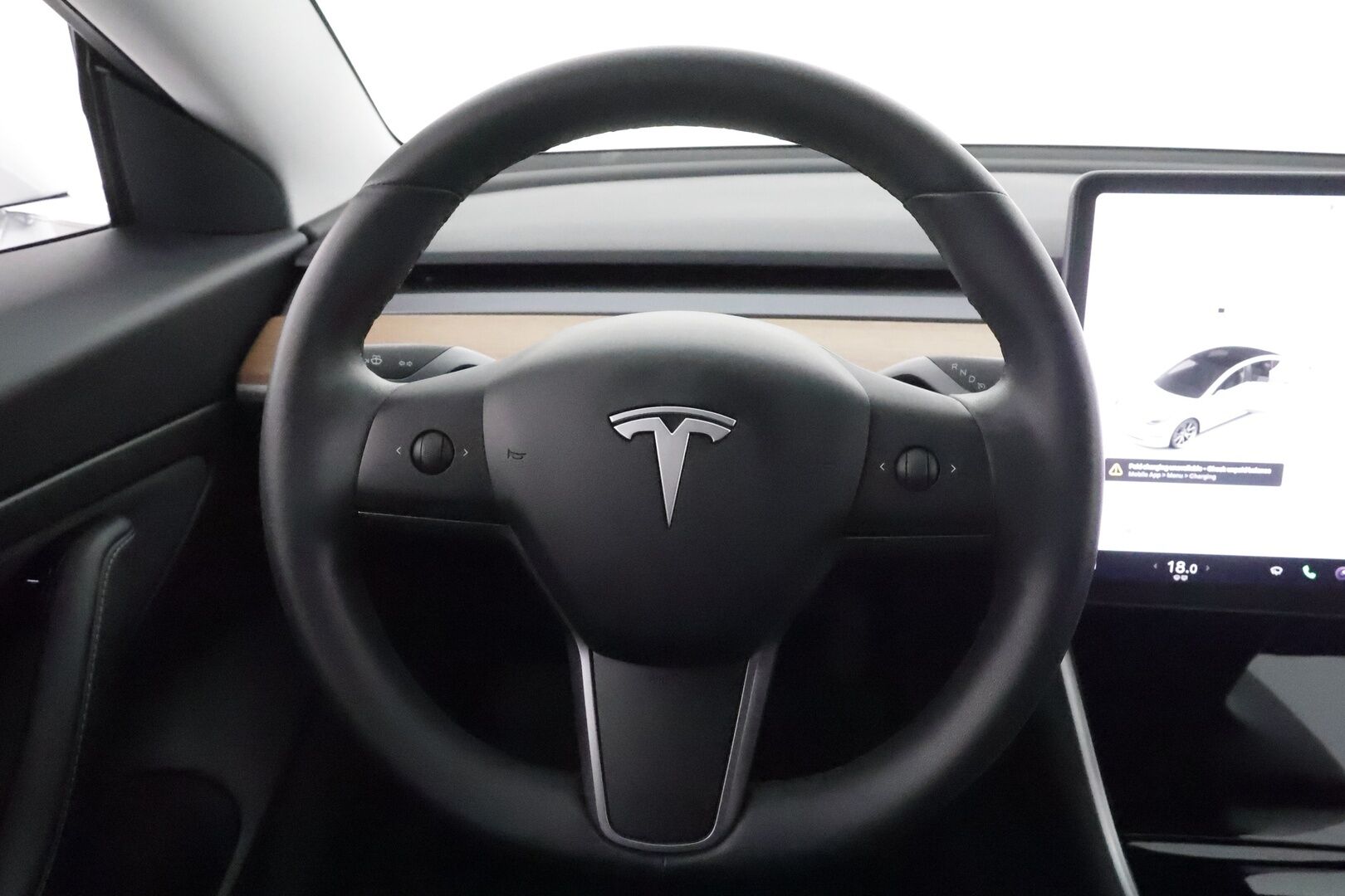 Tesla Model 3 2020 Standard Range Plus **Lasikatto / Adapt.Vakkari / LED-valot / P.Kamera / Muistipenkki / Navi / Kaistavahti** - Suomi-auto / Kahdet Renkaat