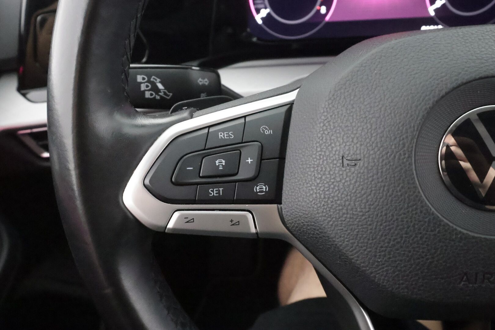 Volkswagen Golf 2020 First Edition 1,5 eTSI 110 kW (MHEV) DSG-automaatti - | Webasto | Koukku | ACC | LED | P.Kamera | Kaistavahti | Navi | Digimittaristo | Apple&Android | Kahdet renkaat | Suomi-auto |