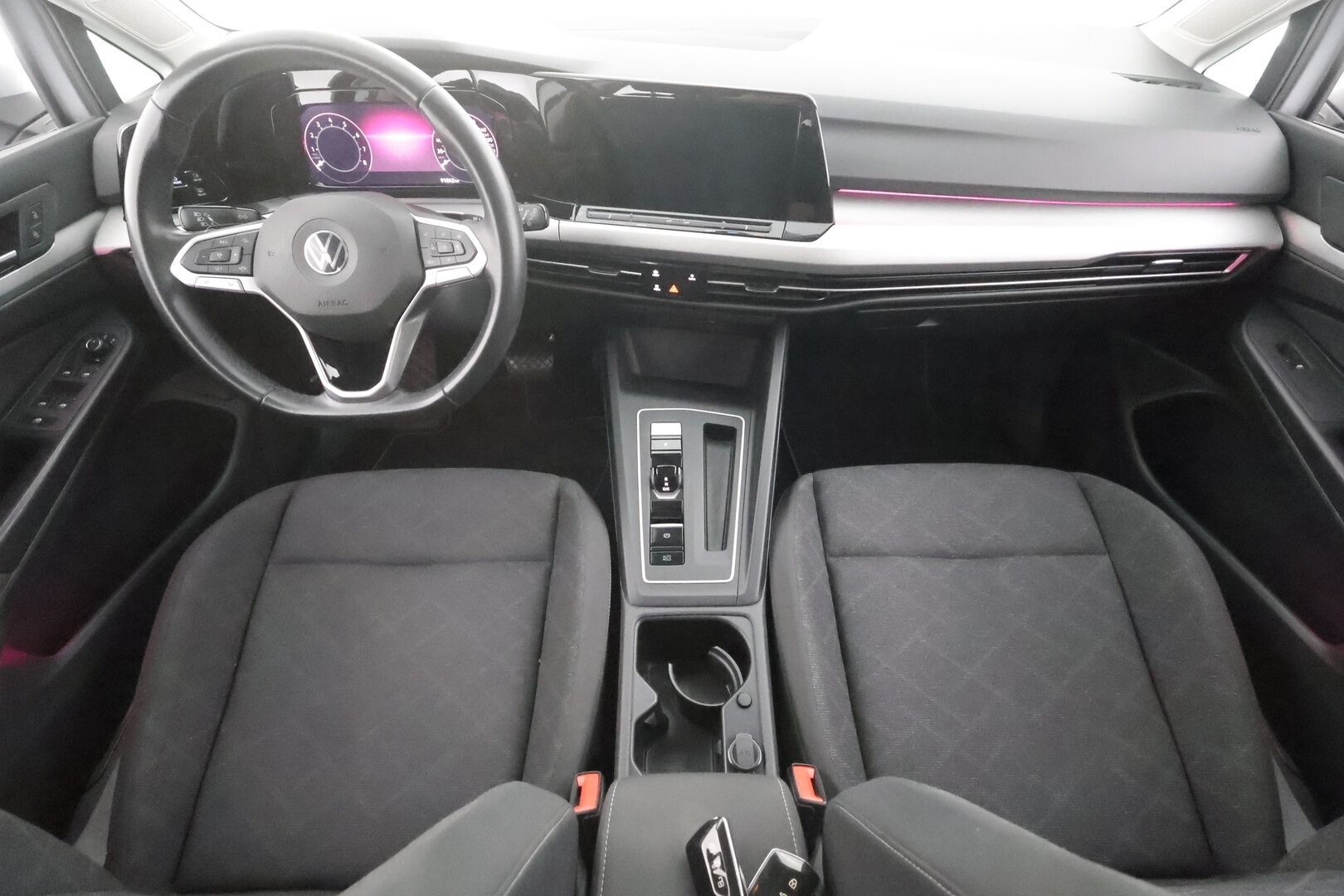 Volkswagen Golf 2020 First Edition 1,5 eTSI 110 kW (MHEV) DSG-automaatti - | Webasto | Koukku | ACC | LED | P.Kamera | Kaistavahti | Navi | Digimittaristo | Apple&Android | Kahdet renkaat | Suomi-auto |
