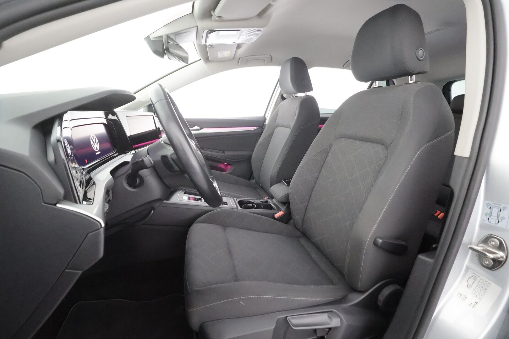 Volkswagen Golf 2020 First Edition 1,5 eTSI 110 kW (MHEV) DSG-automaatti - | Webasto | Koukku | ACC | LED | P.Kamera | Kaistavahti | Navi | Digimittaristo | Apple&Android | Kahdet renkaat | Suomi-auto |