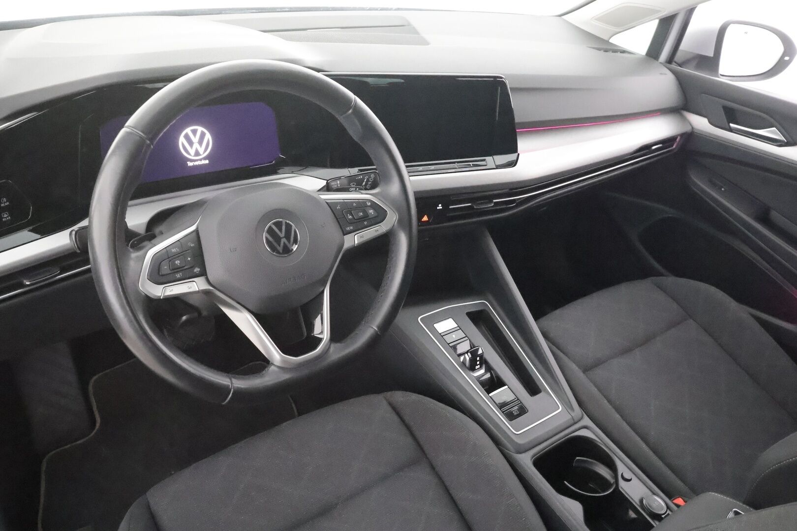 Volkswagen Golf 2020 First Edition 1,5 eTSI 110 kW (MHEV) DSG-automaatti - | Webasto | Koukku | ACC | LED | P.Kamera | Kaistavahti | Navi | Digimittaristo | Apple&Android | Kahdet renkaat | Suomi-auto |