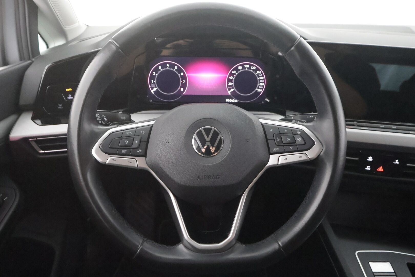 Volkswagen Golf 2020 First Edition 1,5 eTSI 110 kW (MHEV) DSG-automaatti - | Webasto | Koukku | ACC | LED | P.Kamera | Kaistavahti | Navi | Digimittaristo | Apple&Android | Kahdet renkaat | Suomi-auto |