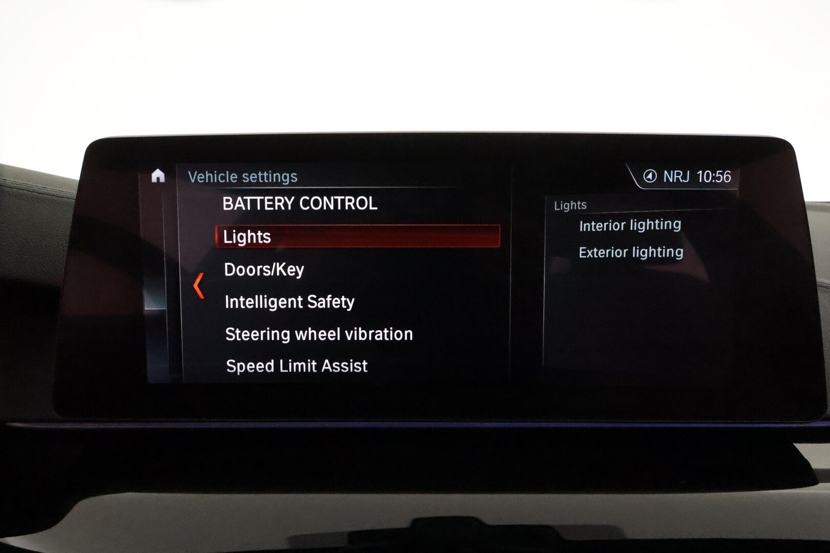 BMW 530 2017 G30 Sedan 530e A iPerformance M-Sport **Adapt.vakkari / Bowers&Wilkins / HUD / Muistipenkit hieronnalla / 360°** - Lasikattoluukku / Ilmastoidut etuistuimet / Display Key / Digimittaristo / Ratinlämmitin / Adaptiivinen alusta / Adapt.LED / Comfort Access 