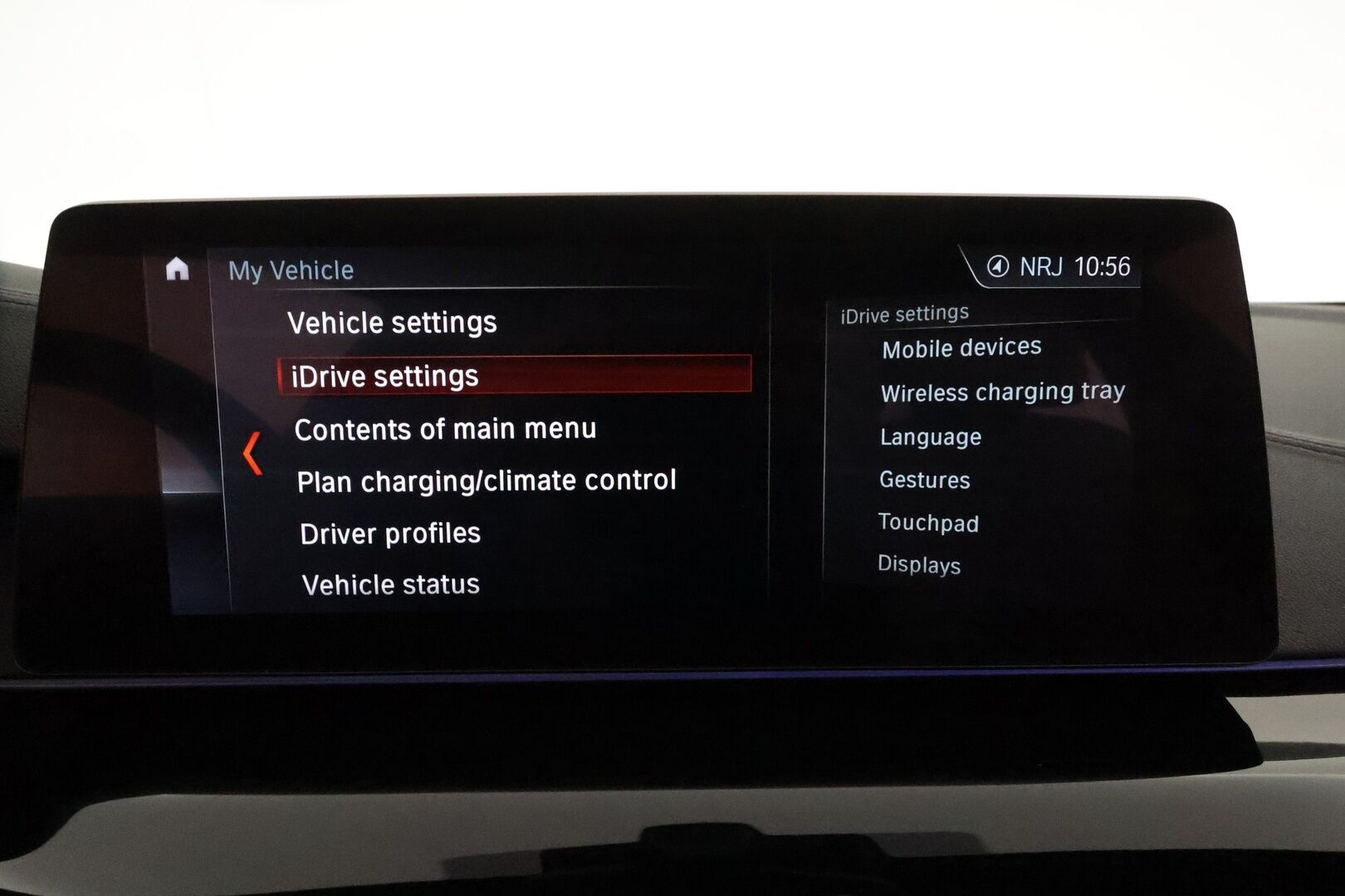 BMW 530 2017 G30 Sedan 530e A iPerformance M-Sport **Adapt.vakkari / Bowers&Wilkins / HUD / Muistipenkit hieronnalla / 360°** - Lasikattoluukku / Ilmastoidut etuistuimet / Display Key / Digimittaristo / Ratinlämmitin / Adaptiivinen alusta / Adapt.LED / Comfort Access 