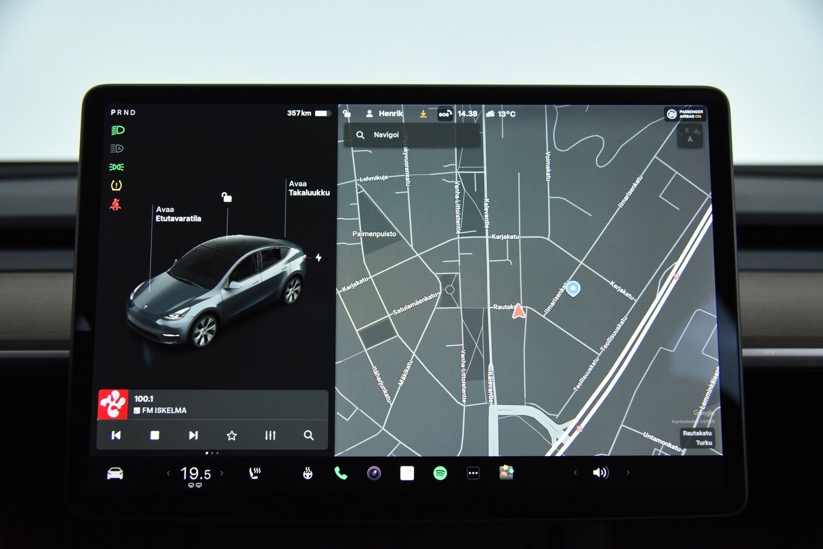 Tesla Model Y 2021 Long Range AWD / Matrix-LED / Lämpöpumppu / Adapt. vak / Lasikatto / Autopilot - Akkutesti tehty! / 2x Renkaat Aluvanteilla / Premium Audio / Nahat