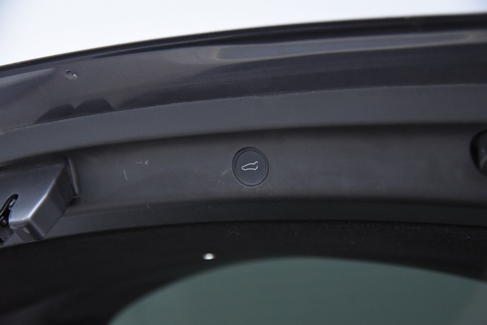 Tesla Model Y 2021 Long Range AWD / Matrix-LED / Lämpöpumppu / Adapt. vak / Lasikatto / Autopilot - Akkutesti tehty! / 2x Renkaat Aluvanteilla / Premium Audio / Nahat