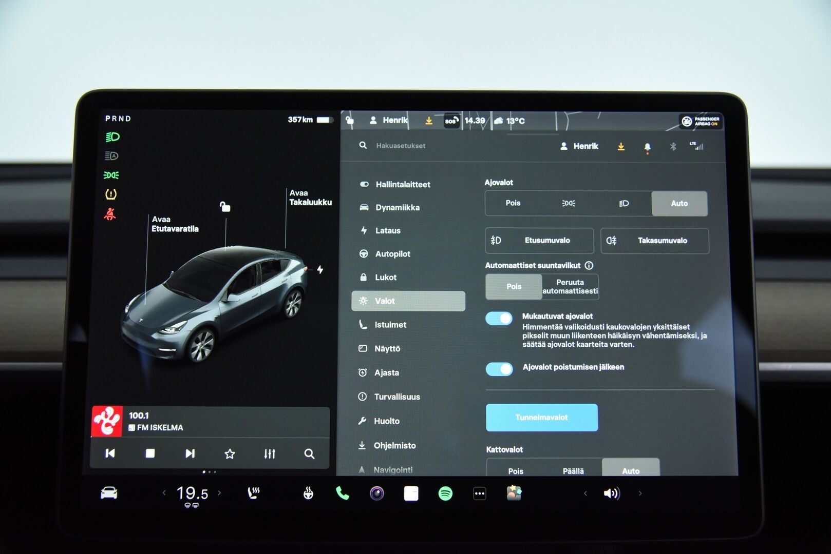Tesla Model Y 2021 Long Range AWD / Matrix-LED / Lämpöpumppu / Adapt. vak / Lasikatto / Autopilot - Akkutesti tehty! / 2x Renkaat Aluvanteilla / Premium Audio / Nahat