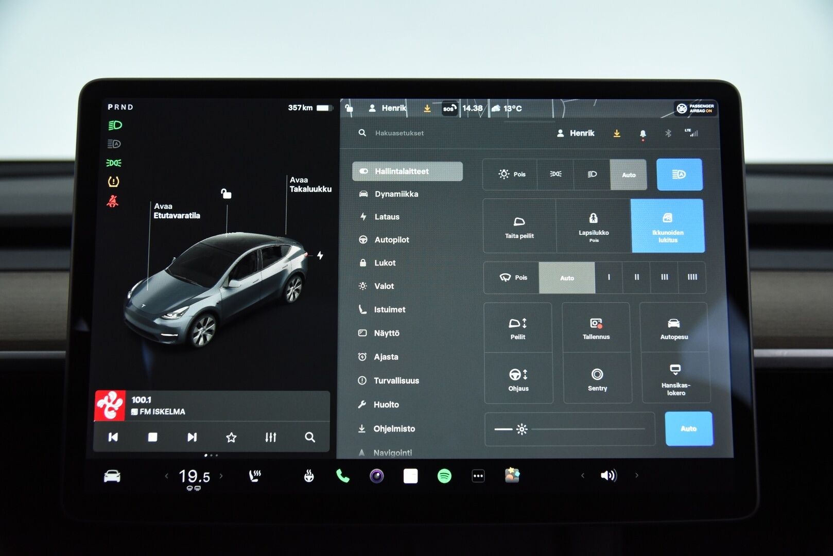 Tesla Model Y 2021 Long Range AWD / Matrix-LED / Lämpöpumppu / Adapt. vak / Lasikatto / Autopilot - Akkutesti tehty! / 2x Renkaat Aluvanteilla / Premium Audio / Nahat