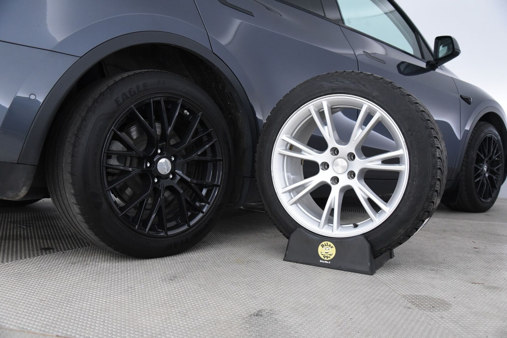 Tesla Model Y 2021 Long Range AWD / Matrix-LED / Lämpöpumppu / Adapt. vak / Lasikatto / Autopilot - Akkutesti tehty! / 2x Renkaat Aluvanteilla / Premium Audio / Nahat