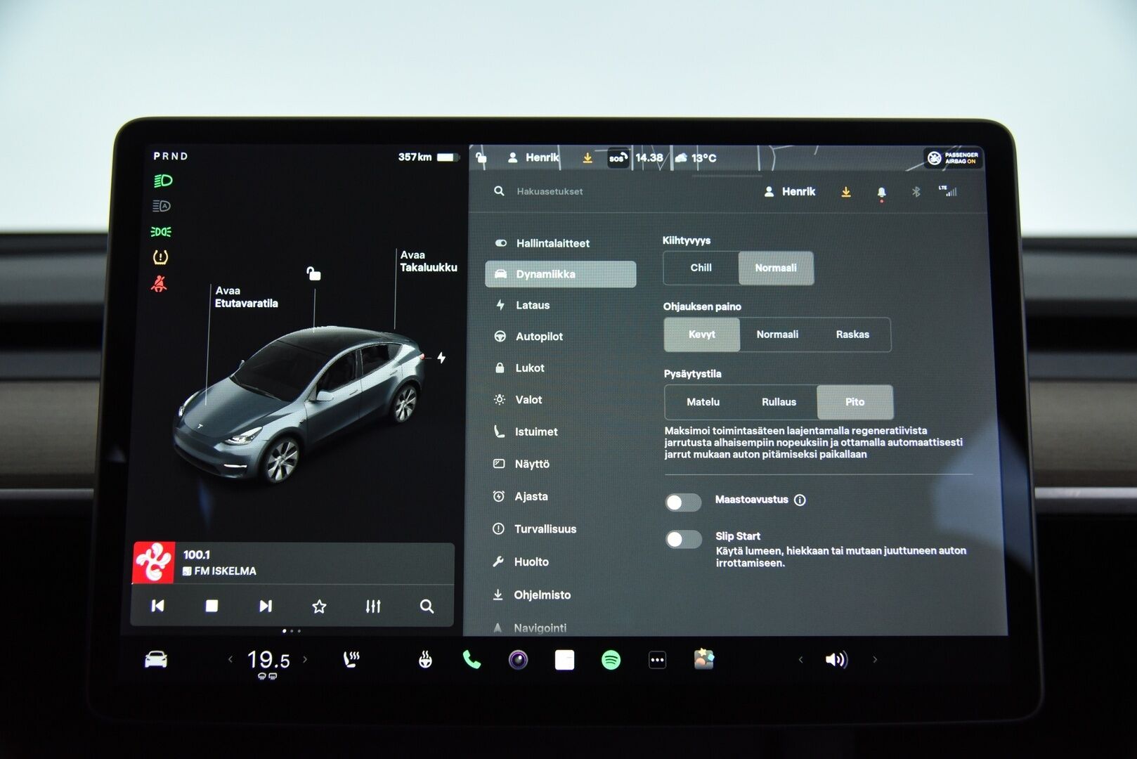 Tesla Model Y 2021 Long Range AWD / Matrix-LED / Lämpöpumppu / Adapt. vak / Lasikatto / Autopilot - Akkutesti tehty! / 2x Renkaat Aluvanteilla / Premium Audio / Nahat