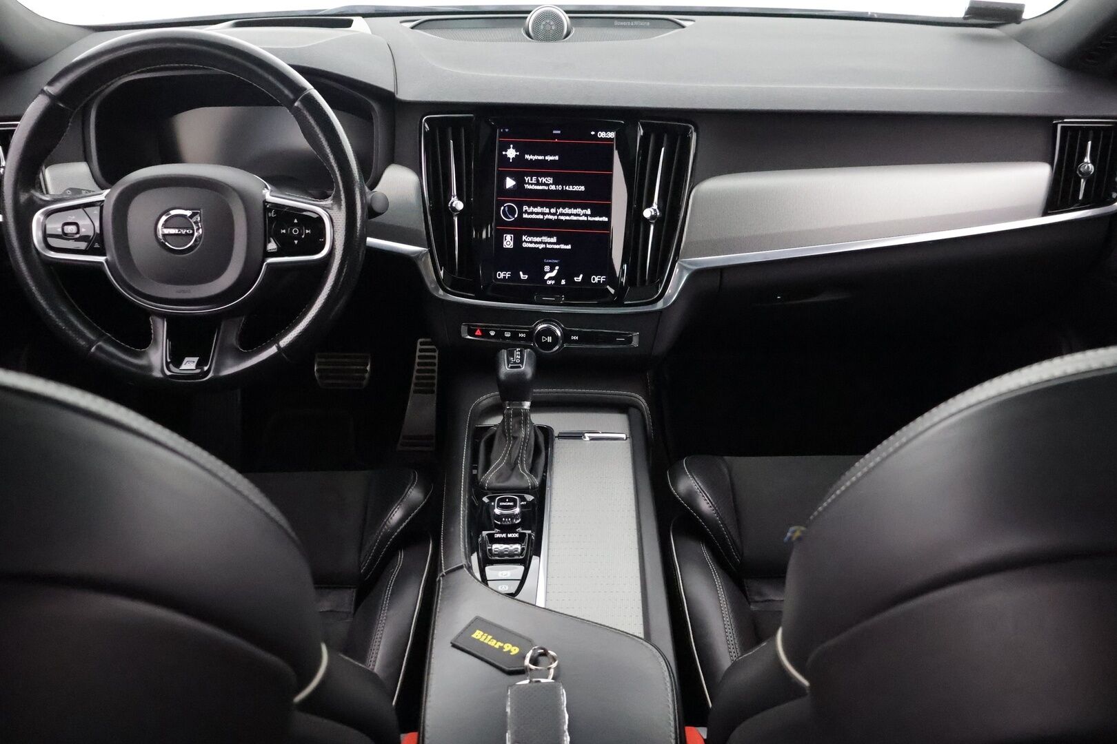 Volvo S90 2017 D4 AWD R-Design aut *Bowers&Wilkins / ACC / VOC / HUD / Lasikattoluukku / Koukku / Urheiluistuimet / KeylessGo / Navi * - 3,99 % KORKOTARJOUS TÄHÄN AUTOON - Upea S90 mahtavilla varusteilla! / Taloudellista ja tyylikästä kyytiä