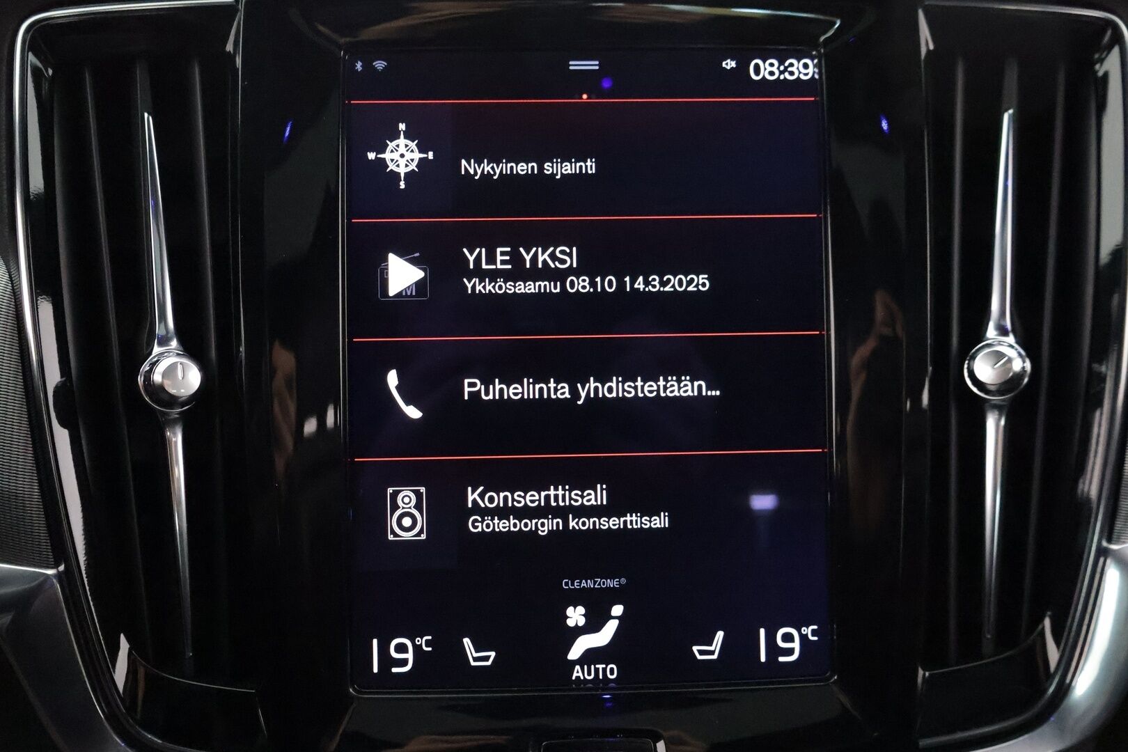 Volvo S90 2017 D4 AWD R-Design aut *Bowers&Wilkins / ACC / VOC / HUD / Lasikattoluukku / Koukku / Urheiluistuimet / KeylessGo / Navi * - 3,99 % KORKOTARJOUS TÄHÄN AUTOON - Upea S90 mahtavilla varusteilla! / Taloudellista ja tyylikästä kyytiä