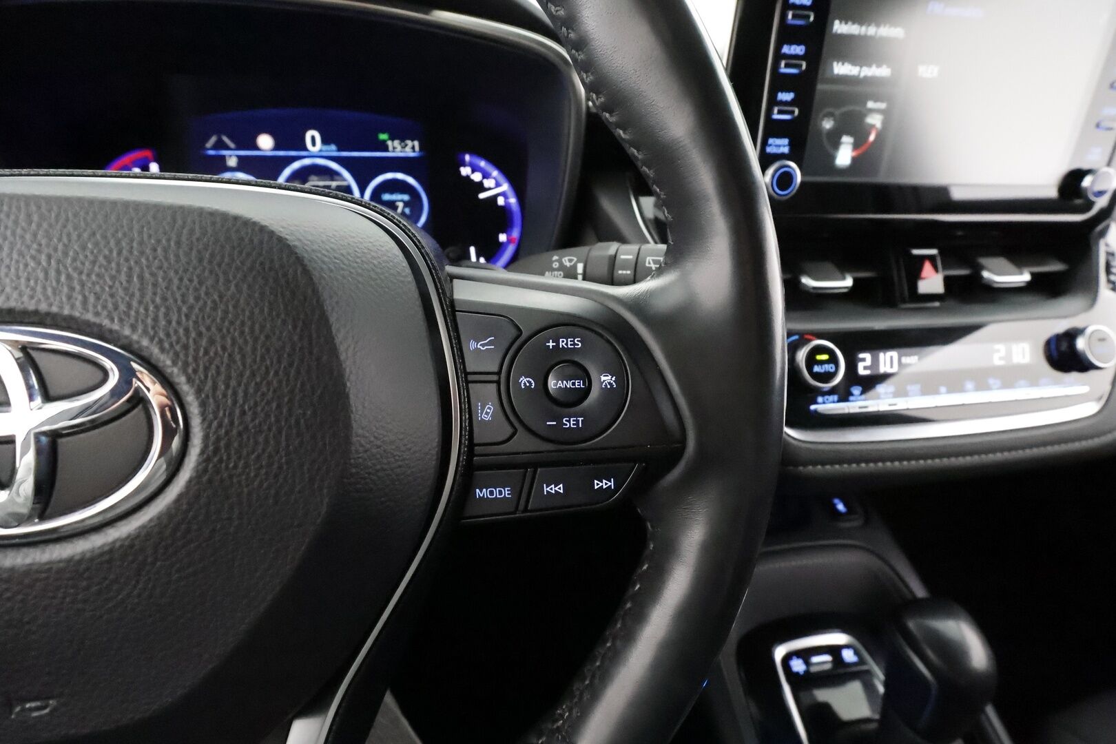 Toyota Corolla 2020 Hatchback 2,0 Hybrid Style Business * HUD / ACC / LED / P.Kamera / Kaistavahti / BC-Racing / Keyless * - Kahdet renkaat aluvanteilla