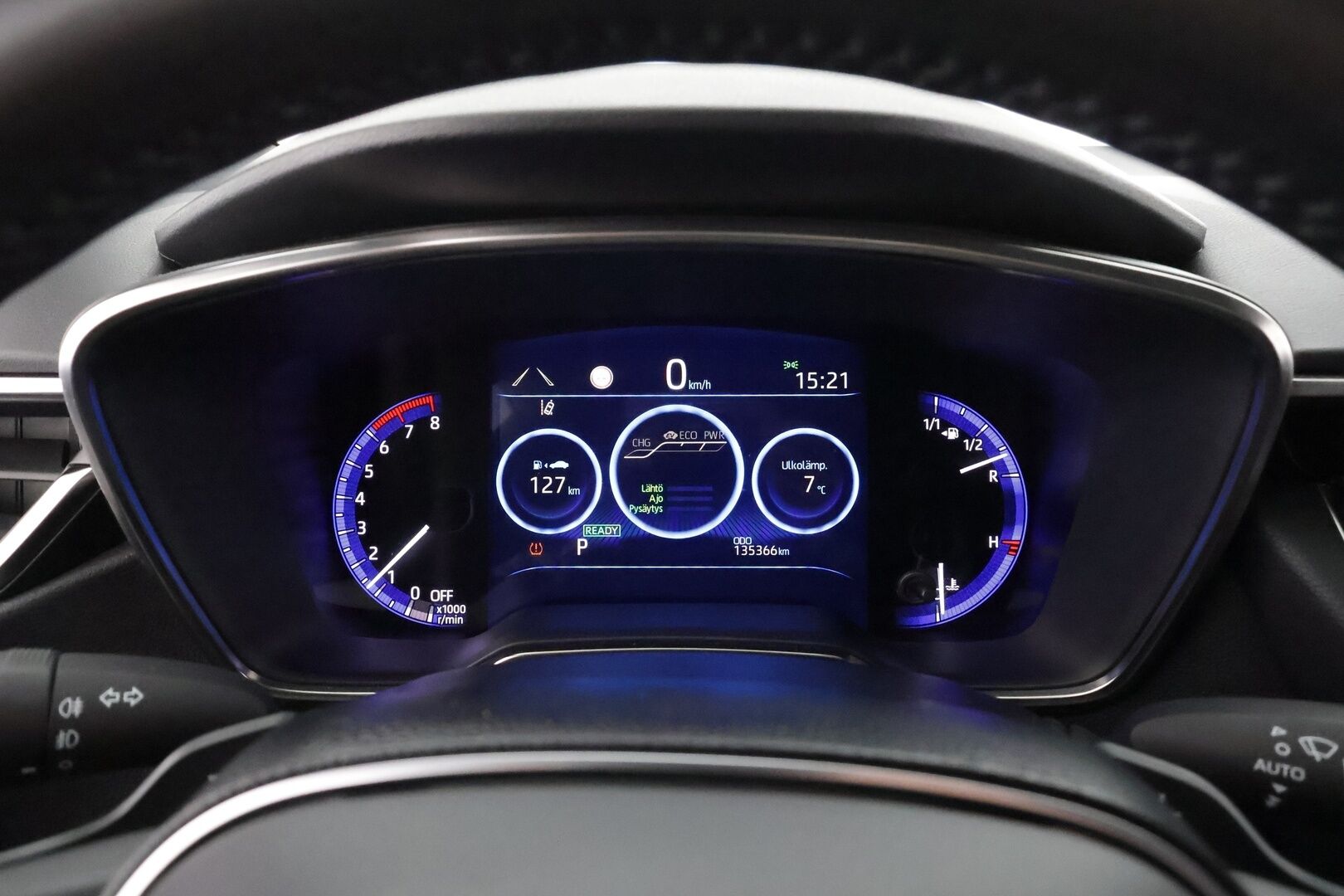 Toyota Corolla 2020 Hatchback 2,0 Hybrid Style Business * HUD / ACC / LED / P.Kamera / Kaistavahti / BC-Racing / Keyless * - Kahdet renkaat aluvanteilla