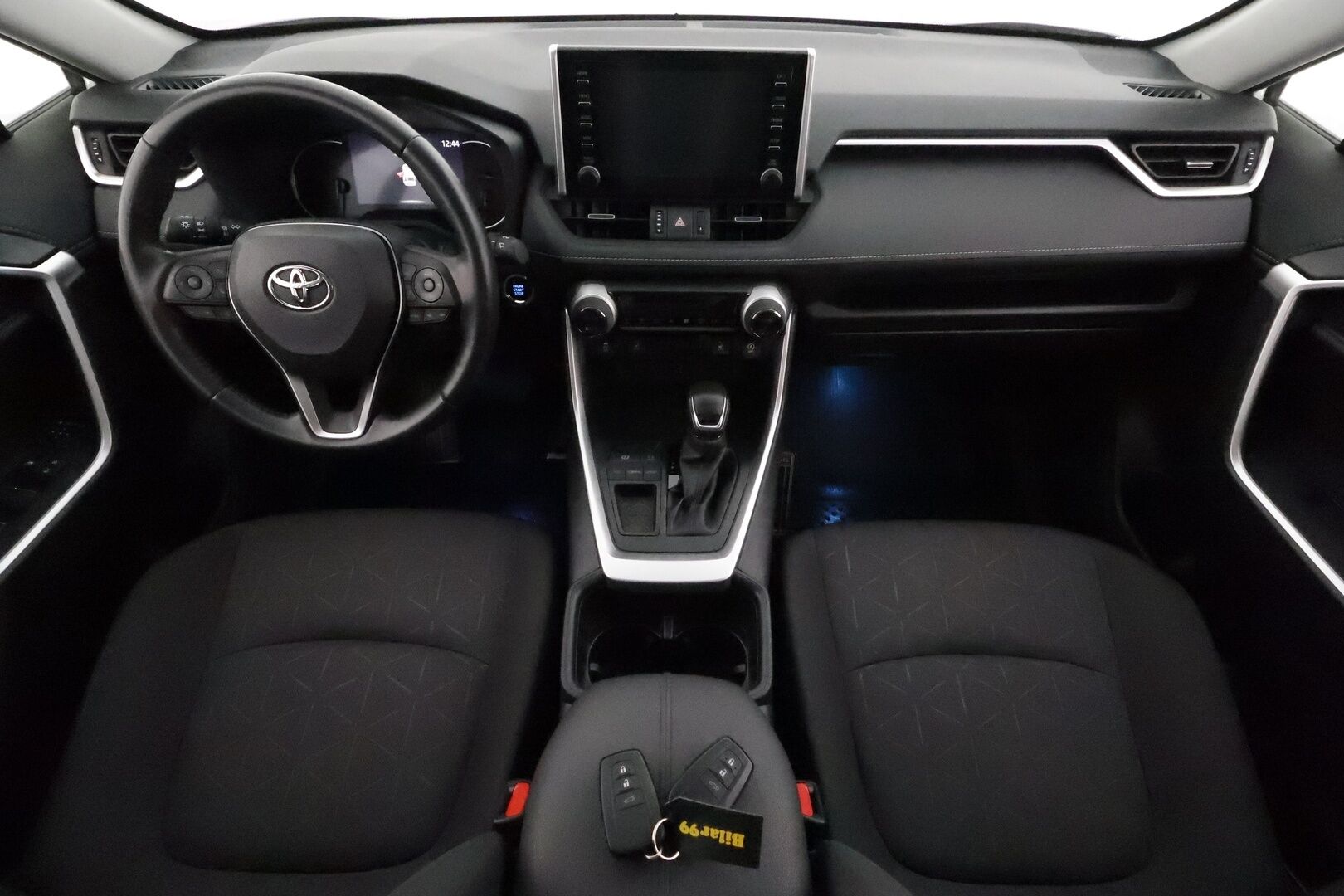 Toyota RAV4 2022 2,0 VVT-iE Active Multidrive S **Adapt.vakkari / Lohkolämmitin / P.kamera / Sähköluukku / LED / Navi / KeylessGo** - 3,99 % KORKOTARJOUS TÄHÄN AUTOON - 1.Om Suomi-auto / Kahdet renkaat aluvanteilla / Ratinlämmitin ja tuulilasin lämmitin